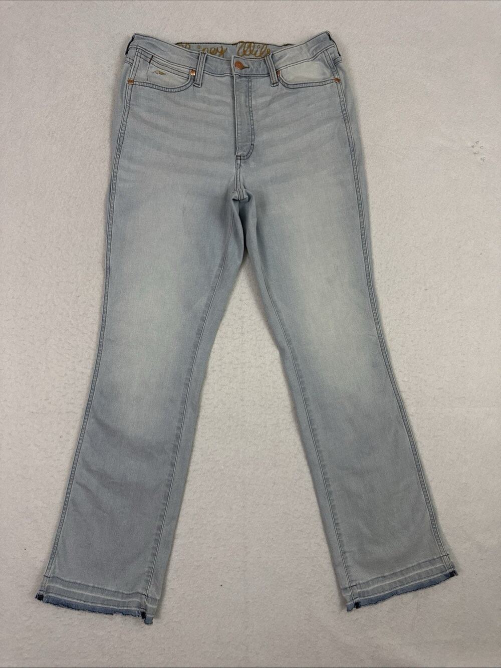 Wrangler x Lainey Wilson Jeans Women’s 32x32 Light Wash Raw Hem Bootcut Stretch
